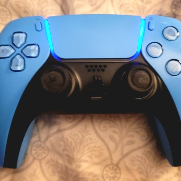 PS5 DualSense Controller - Picture 6 of 8